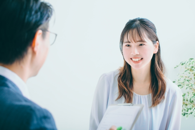 応募者から好感度の高い面接官の特徴