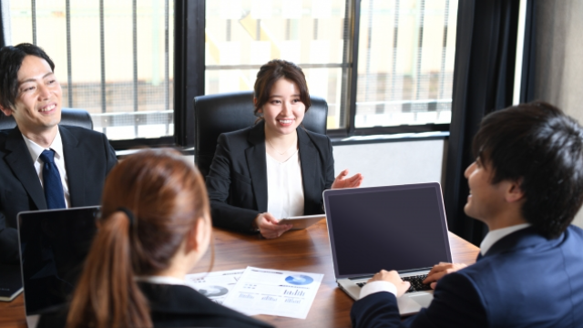 面接官トレーニングの方法とは？質問集の資料無料ダウンロードや育成研修方法
